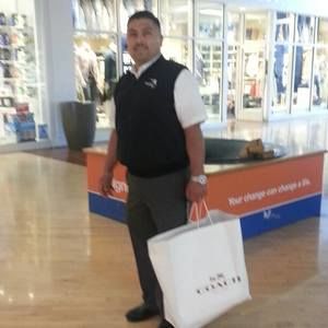 Meet your Posher, Javier